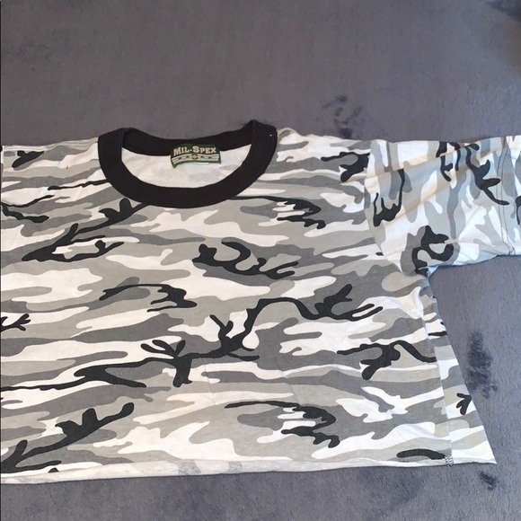 *SOLD* Camo Cropped Tee - Picture 2 of 5